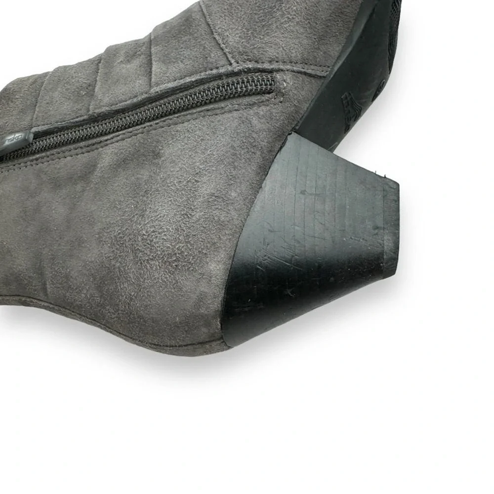 Dansko Ankle Boots Womens Size 37 Gray Suede Minimalist Workwear‎ Cozy Slip On